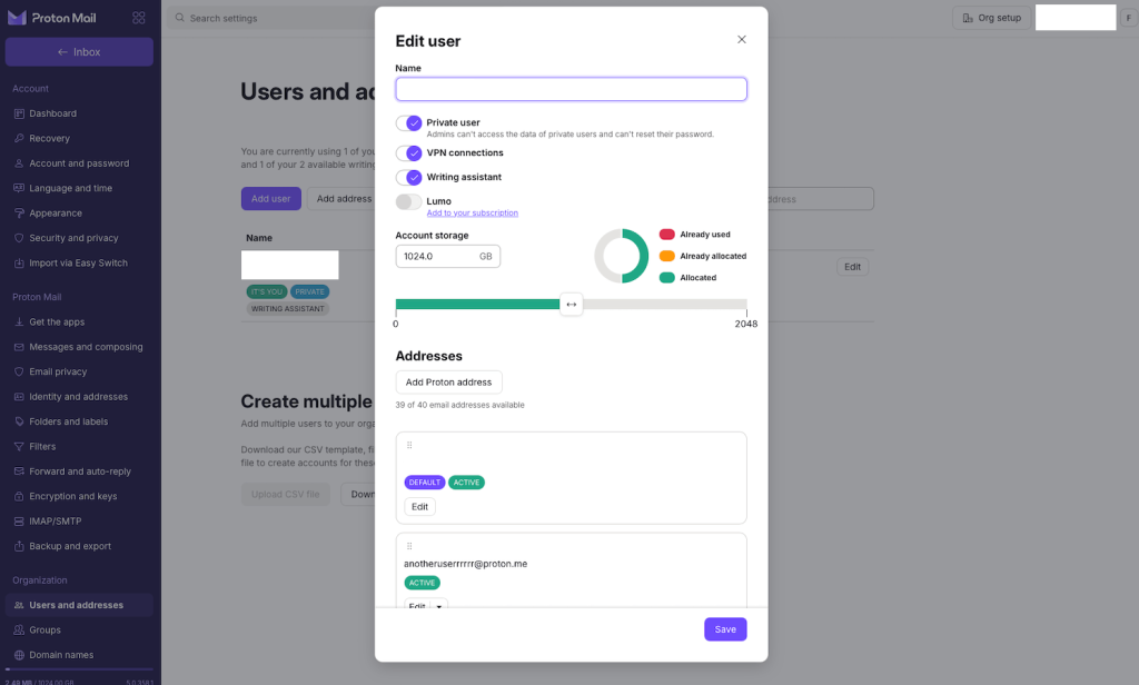 Diálogo de edición de usuario de Proton Mail que muestra la opción de usuario privado, conexiones VPN, asistente de escritura, control deslizante de asignación de almacenamiento y gestión de direcciones.